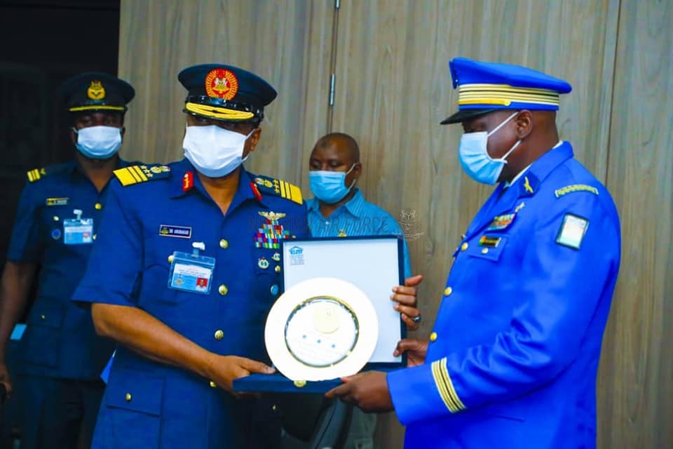 NIGERIEN CHIEF OF AIR STAFF VISITS NAF, ASSURES OF INCREASED DEFENCE COOPERATION, AS NAF WINGS 7 ADDITIONAL 7 NIGERIAN AIR FORCE PILOTS