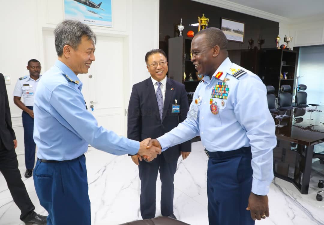 CHINESE AMBASSADOR AT HQ NAF, THANKS CAS FOR RESCUE OF 7 CHINESE EXPATRIATES